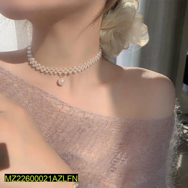 Resin Elegant Pearl Stones Choker