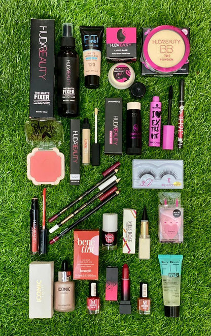 Ultimate 20 in 1 Makeup Deal - 1 Pcs Liquid Foundation & More