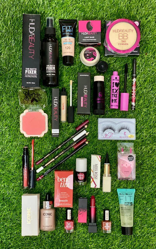 Ultimate 20 in 1 Makeup Deal - 1 Pcs Liquid Foundation & More